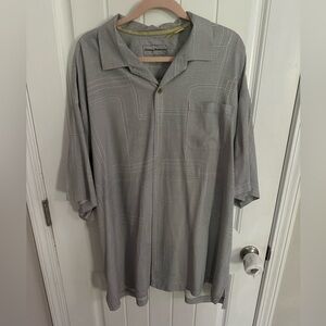 Tommy Bahama button down short sleeve shirt